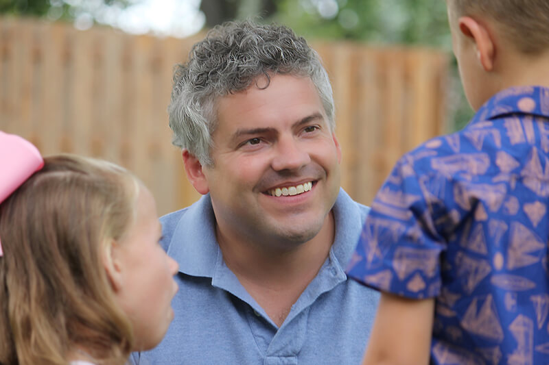 Kelly Arnold with his niece and nephew.